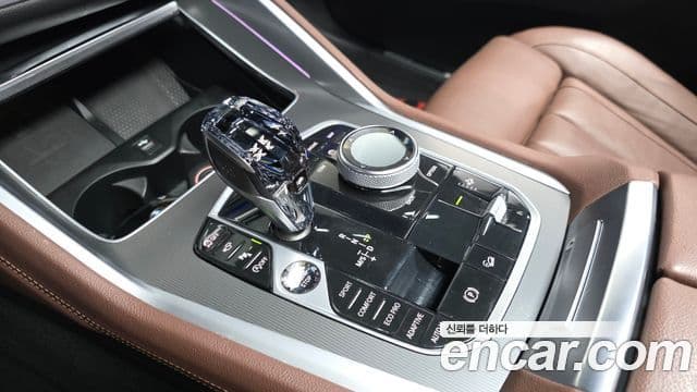 BMW X6 2020 — Photo 19/20