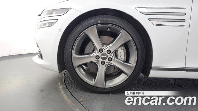 Genesis G80 2022 — Şəkil 10/33