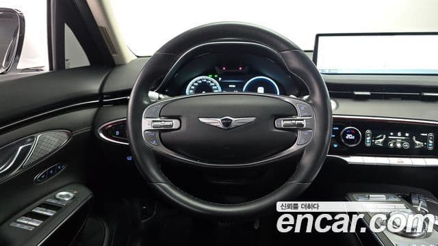 Genesis GV70 2021 — ფოტო 16/20