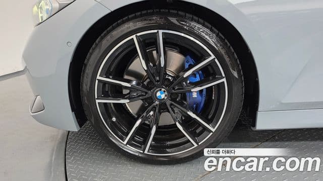 BMW 3 Series 2024 — Photo 9/38