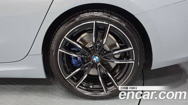 BMW 3 Series 2024 — Photo 15/38