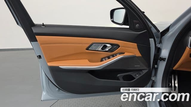 BMW 3 Series 2024 — Photo 13/38