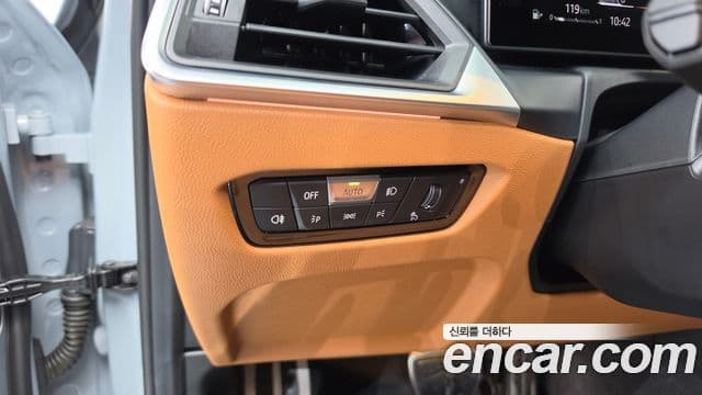 BMW 3 Series 2024 — Photo 1/38