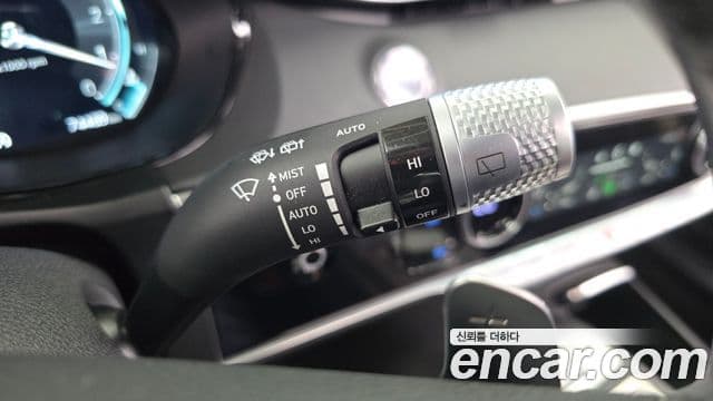 Genesis GV70 2021 — Photo 23/33