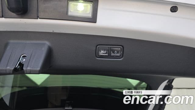 Genesis GV70 2021 — Photo 32/33