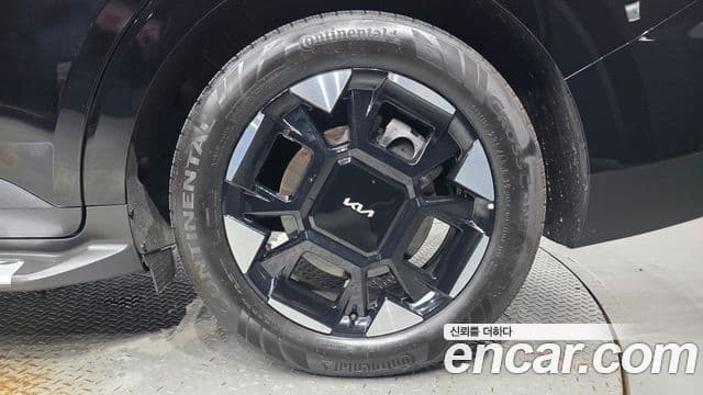 Kia Carnival 2024 — ფოტო 9/37