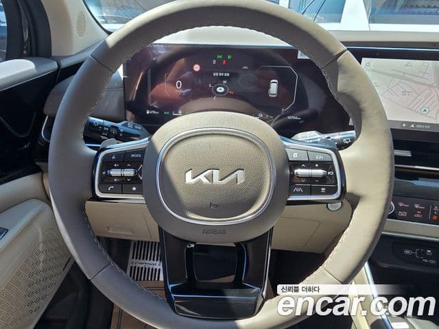 Kia Carnival 2024 — ფოტო 32/37