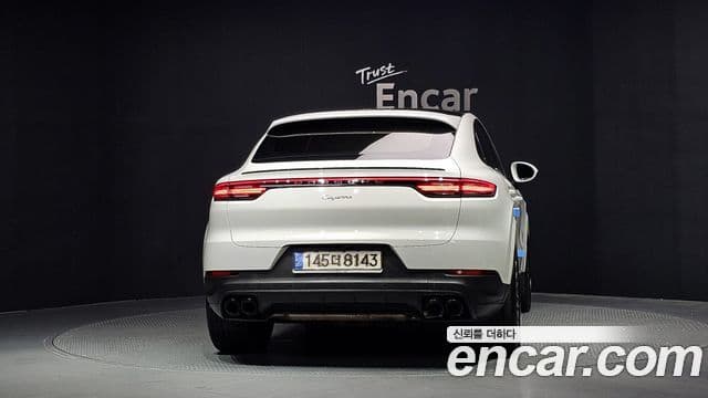 Porsche Cayenne 2020 — Şəkil 17/36