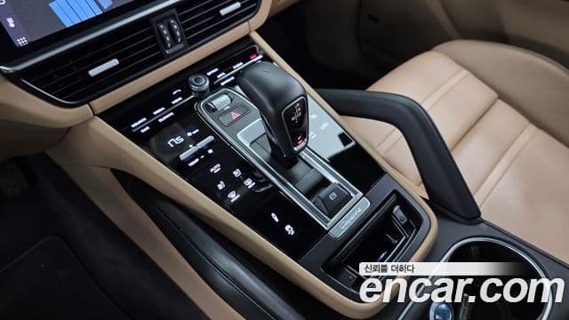 Porsche Cayenne 2020 — Şəkil 24/36