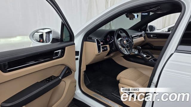 Porsche Cayenne 2020 — Şəkil 27/36