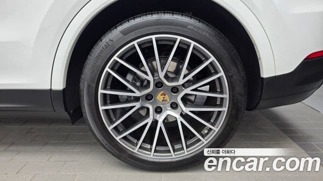 Porsche Cayenne 2020 — Şəkil 31/36