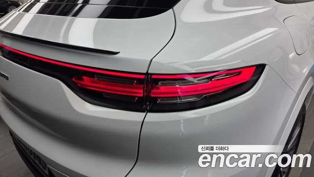 Porsche Cayenne 2020 — Şəkil 21/36