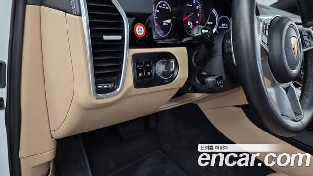 Porsche Cayenne 2020 — Şəkil 11/36