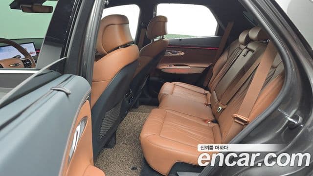 Genesis GV70 2024 — ფოტო 13/33