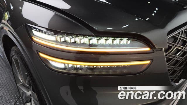 Genesis GV70 2024 — ფოტო 16/33