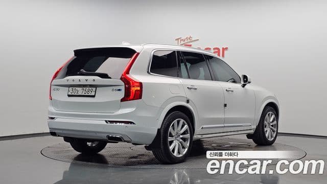 Volvo XC90 2019 — Фото 2/20