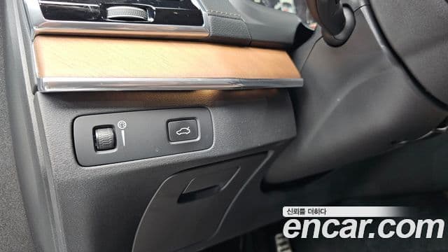 Volvo XC90 2019 — Фото 14/20