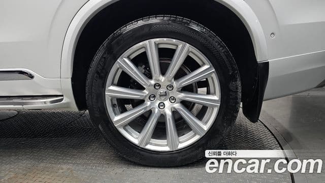 Volvo XC90 2019 — Photo 5/36
