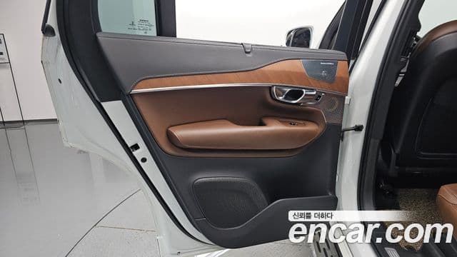 Volvo XC90 2019 — Photo 4/36
