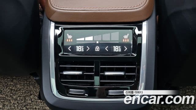 Volvo XC90 2019 — Photo 29/36