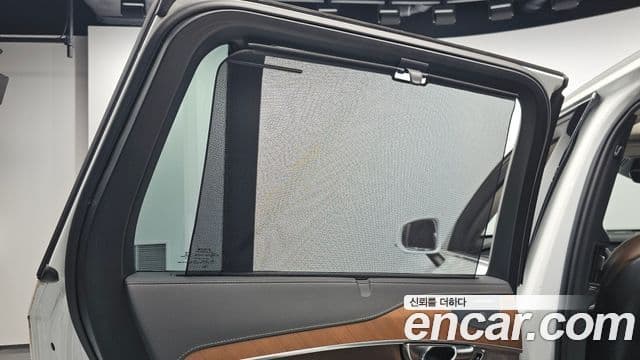 Volvo XC90 2019 — Photo 32/36