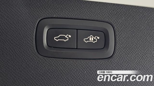 Volvo XC90 2019 — Photo 31/36