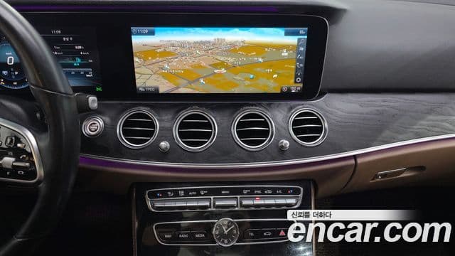 Mercedes-Benz E-Class 2019 — Фото 14/20