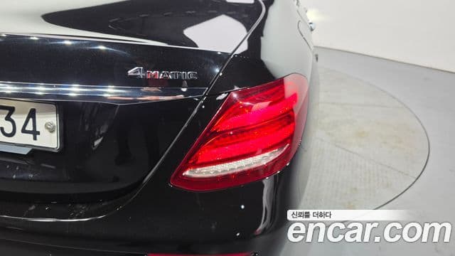 Mercedes-Benz E-Class 2019 — ფოტო 1/32