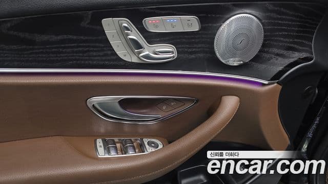 Mercedes-Benz E-Class 2019 — ფოტო 29/32