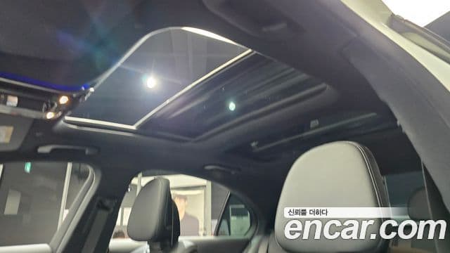 Mercedes-Benz C-Class 2022 — ფოტო 25/33