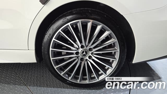 Mercedes-Benz C-Class 2022 — ფოტო 29/33