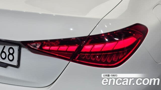 Mercedes-Benz C-Class 2022 — ფოტო 20/33