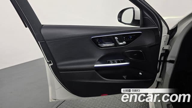 Mercedes-Benz C-Class 2022 — ფოტო 17/33