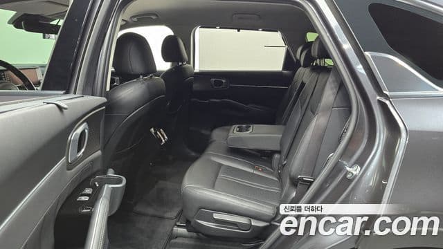 Kia Sorento 2021 — Фото 11/20