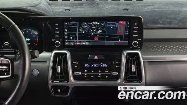 Kia Sorento 2021 — Фото 18/20