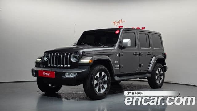 Jeep Wrangler 2021 — ფოტო 13/29