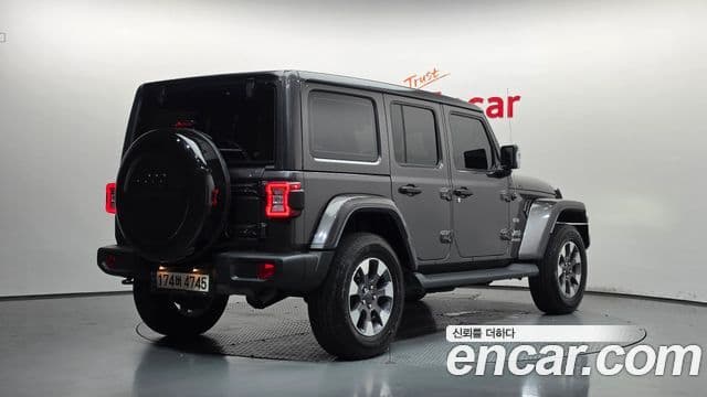 Jeep Wrangler 2021 — ფოტო 28/29