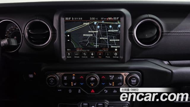Jeep Wrangler 2021 — ფოტო 16/29