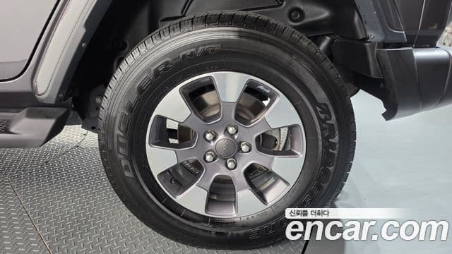Jeep Wrangler 2021 — ფოტო 2/29