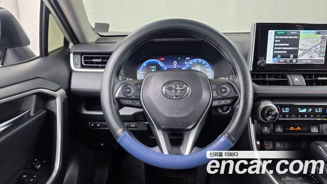 Toyota RAV4 2024 — Фото 13/20