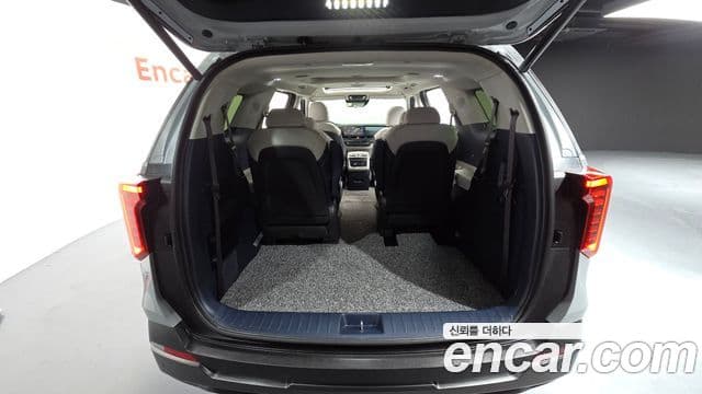 Kia Carnival 2024 — ფოტო 14/32