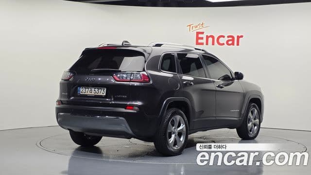 Jeep Cherokee 2021 — Photo 16/20