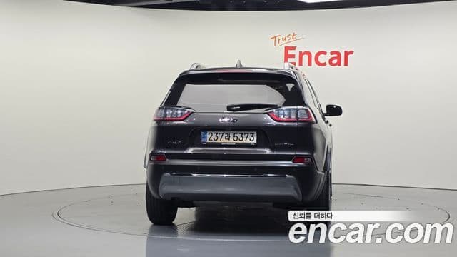 Jeep Cherokee 2021 — Photo 6/20