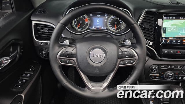 Jeep Cherokee 2021 — Photo 18/20