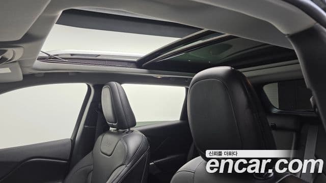 Jeep Cherokee 2021 — Photo 19/20