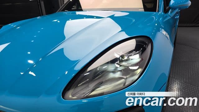 Porsche Macan 2021 — Photo 12/32