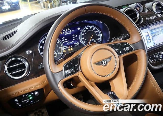 Bentley Bentayga 2020 — Photo 13/20