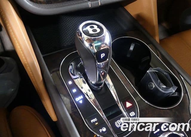 Bentley Bentayga 2020 — Photo 7/20