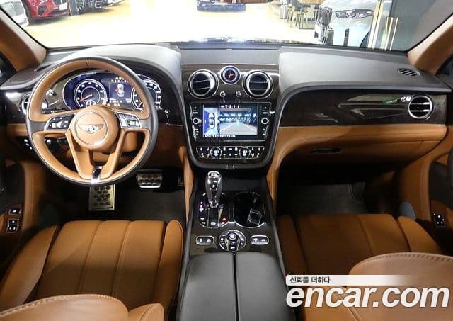 Bentley Bentayga 2020 — Photo 2/20