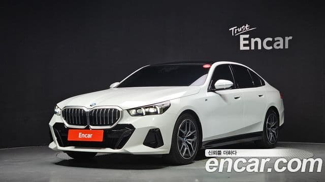 BMW 5 Series 2025 — Photo 9/32